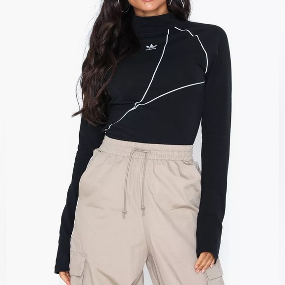 Adidas NWT women’s striking cut long sleeve top - Picture 10 of 12
